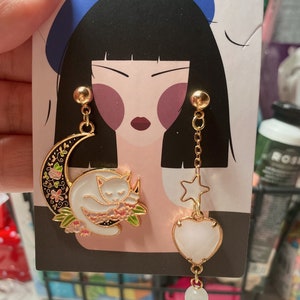 Kawaii Asymmetrical Cat Earrings Moon Cat