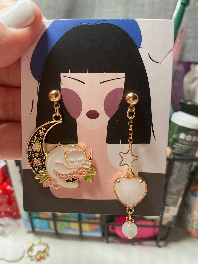 Kawaii Asymmetrical Cat Earrings Moon Cat