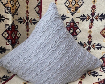 Knitted sweater pillow, knitted pillow cushion, merino wool pillow, hand knit zipper cushion cover, custom knit pillow, crochet pillow cover