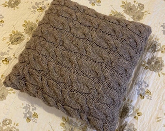 Knitted sweater pillow, hand knitted pillow cushion, merino wool pillow, zipper cushion cover, custom knit pillow, crochet pillow cover