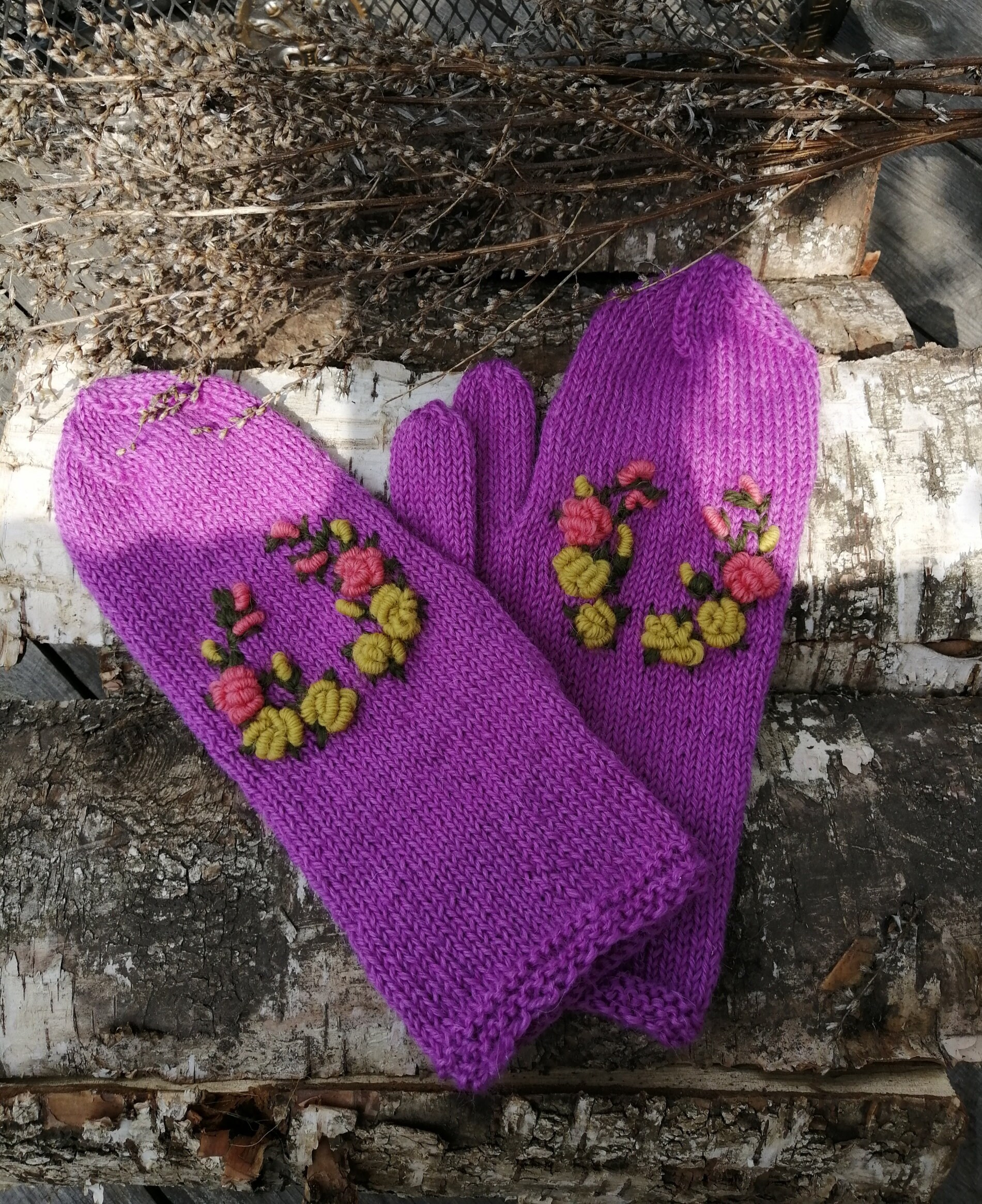 Pure wool mittens purple color flowers decor / Mittens Etsy