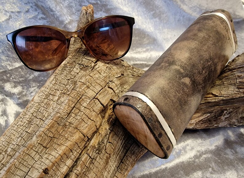 Glasses case leather with wood, silver-plated border. image 5