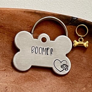 Handgestempeld hondenpenning-aangepaste hondenpenning-hondennaamkaartje-gepersonaliseerde aangepaste huisdier-ID-tags voor honden en katten in massief messing.