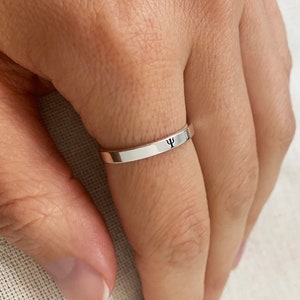 Anillo Psi pequeño, anillo de plata pequeño, anillo Psi con letras griegas, anillo delicado con letras griegas, joyería Psi, anillo de mejores amigas, anillo de hermandad