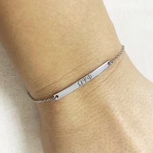 Pulsera de letras griegas de personalización, pulsera de plata delicada, pulsera de barra pequeña, pulsera de hermandad personalizada, pulsera de letras griegas delicadas