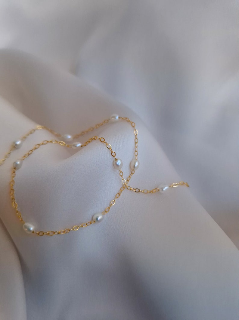 Goldperlenkette 14k Gold gefüllt Süßwasserperlen Brautkette Perlenkette Halsband Zierliche Perlenkette Hochzeitshalskette Bild 10