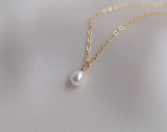 Tiny pearl necklace gold freshwater pearl drop necklace Dainty pearl choker for everyday wear minimal bridesmaids gift pearl necklace