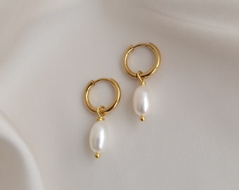 Pearl earrings gold 18k stainless steel Drop pearl earrings Wedding pearl earrings gold huggie hoops with pearls Freshwater earrings