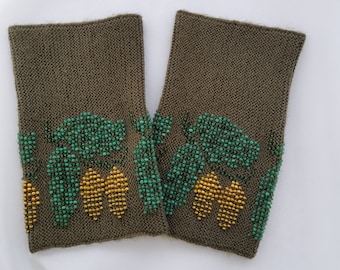 Hand knitted Wrist Warmers / Arm Warmers / Hand Warmers / Fingerless Gloves / Riešinės / Forest moss color oak leaves and acorns pattern