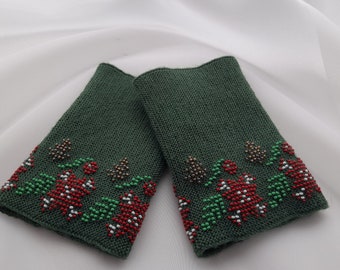 Hand knitted Wrist Warmers / Hand Warmers / Fingerless Gloves / Riešinės / Christmas gift Green merino wool with winter and Christmas motifs