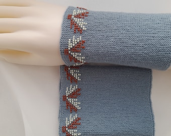 Hand knitted Wrist Warmers / Arm Warmers / Hand Warmers / Fingerless Gloves / Riešinės / Grey wool, brown and white beads flower motif