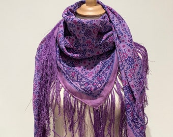 Foulard bohème chic vintage franges XXL coton violet fleuri printemps été 1970 130 cm x 130 cm