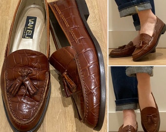 Vintage tasseled moccasins brown leather Made in italy casual chic timeless bcbg Size 37.5 FR / 7 US