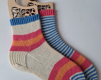 Chaussettes tricotées à la main (mi-mollets)