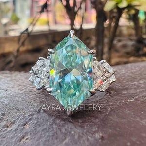 Vintage Floral Shape 5 CT Dutch Marquise Cut Cyan Blue Moissanite Engagement Ring 14K Gold Nature Inspire Wedding Ring Side Marquise Ring