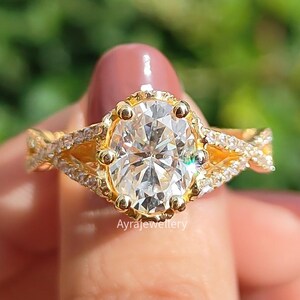 Vintage Style Oval Cut Moissanite Engagement Ring 14K Gold Split Shank Wedding Ring Filigree Set Oval Diamond Ring Anniversary Gift For Her