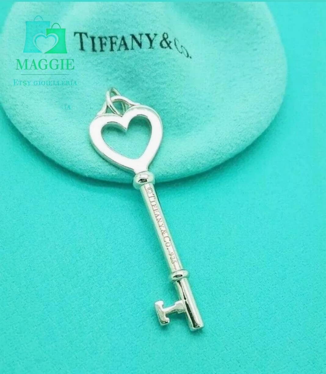 Tiffany \u0026 Co. Heart Key Pendant . Size 