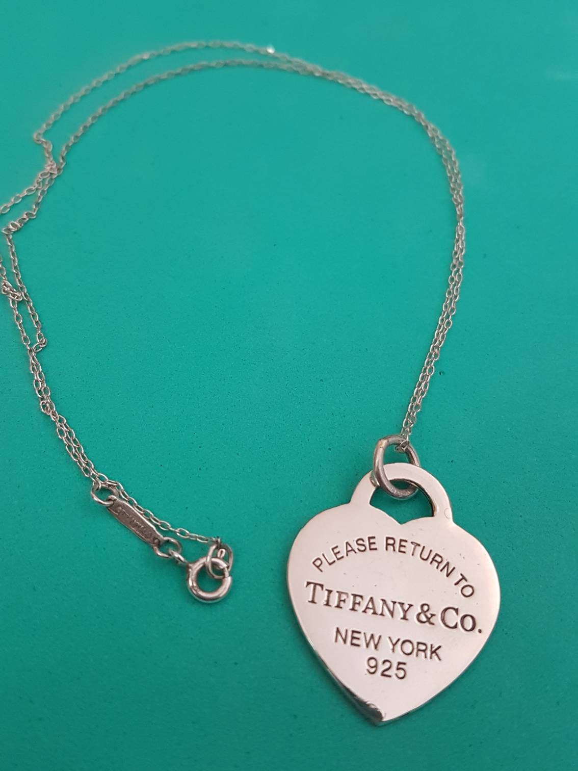 Tiffany and Co . SIZE L . Heart Pendant 