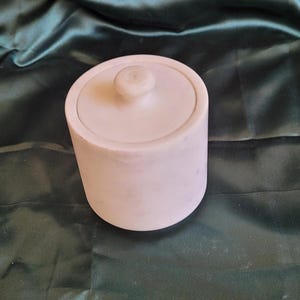 Marble Salt Cellar with Lid – Handmade Stone Salt Jar, Spice Box for Kitchen, Natural Marble Salt Keeper, Indian Marble Kitchen Decor