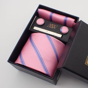Set di cravatte con motivo a righe rosa cipria / Set di fazzoletti da taschino con biglietto da visita e gemelli / Cravatta da matrimonio / Fermacravatta / Regalo per uomo Groomsmen
