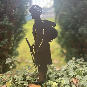 LEST WE FORGET 12&quot; Metal Gordon Highlanders infantry regiment with Spike, Highlanders Soldier, Remembrance Day Memorial Gift,