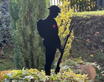 Metal 12" SOLDIER SILHOUETTE with Hand Painted Metal Poppy, GARDEN_DECORATION, Army Soldier Statue, D-Day 80th Remembrance Statue