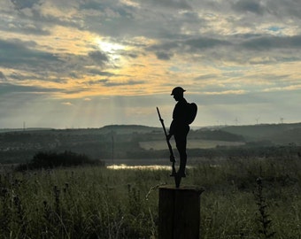 D-DAY 80th Anniversary GARDEN DECORATION - 6" Metal Soldier Silhouette with Spike - Lest We Forget Garden Statue