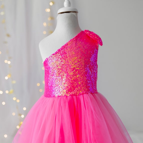pink sparkly christmas dress Personalized Pink Sequin Tulle Christmas Dress: One-Shoulder Party Outfit