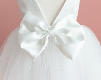 Perle Tüll Satin Blumenmädchen Hochzeitskleid, Kommunionkleider, Taufe Kleider, Abendkleider, Geburtstag Kleid, Knielang, Big Bow, V-Ausschnitt