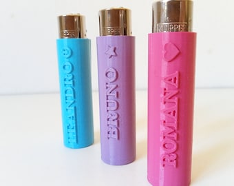 Custodia per accendino con nome personalizzato con stampa 3D per accendino Clipper standard, copertina incisa, regalo per fumatori, emogi, stella, cuore