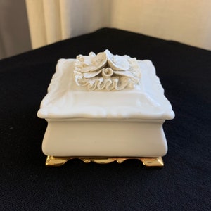 Vintage Chantilly Porcelain Trinket Box with Porcelain Flowers Lace on Lid N 151
