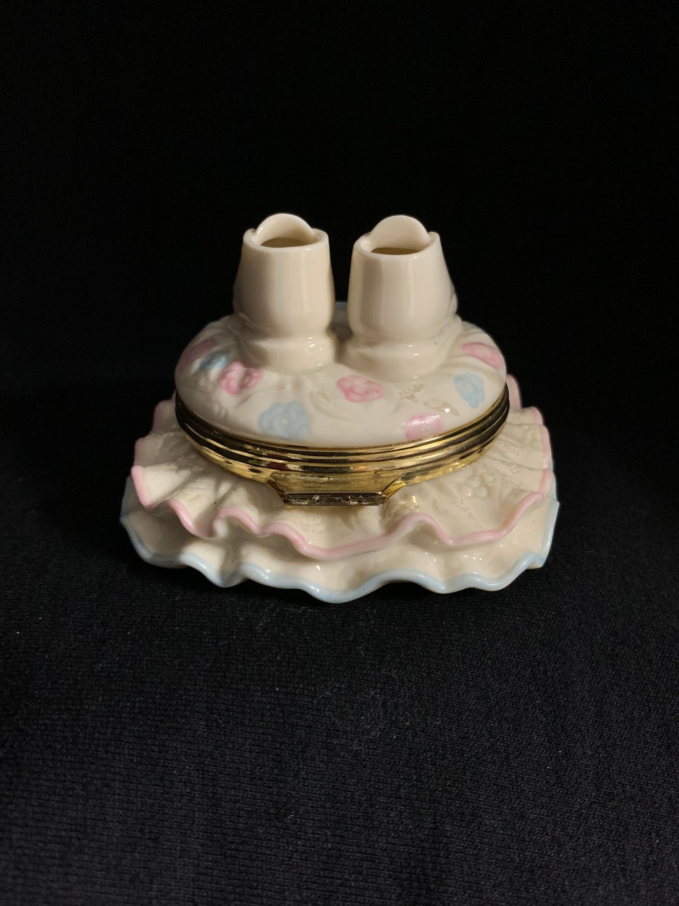 LENOX Sweet Beginnings New Baby Shoes Treasure Box New in LENOX Sweet Beginnings New Baby Shoes Treasure Box New in