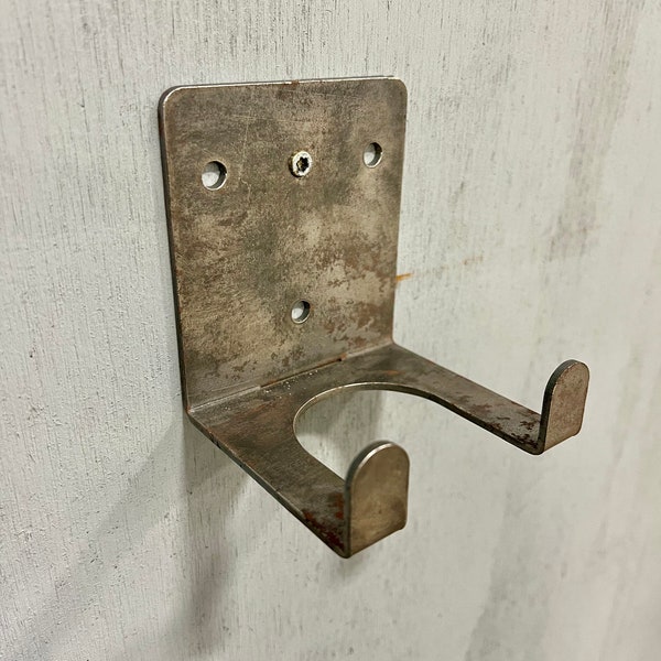 Yard Tool Hanger