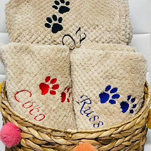 Personalised pet super soft waffle blanket with paw prints embroidered name sofa blankie cats dogs puppies rabbits car blanky comforter