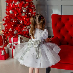 Vestido de Navidad blanco para bebés, vestido blanco para niños pequeños, vestido de niña para Navidad con copos de nieve, regalo de Navidad para bebés, Traje de Navidad para niñas imagen 6