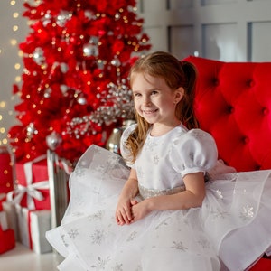 Vestido de Navidad blanco para bebés, vestido blanco para niños pequeños, vestido de niña para Navidad con copos de nieve, regalo de Navidad para bebés, Traje de Navidad para niñas imagen 2