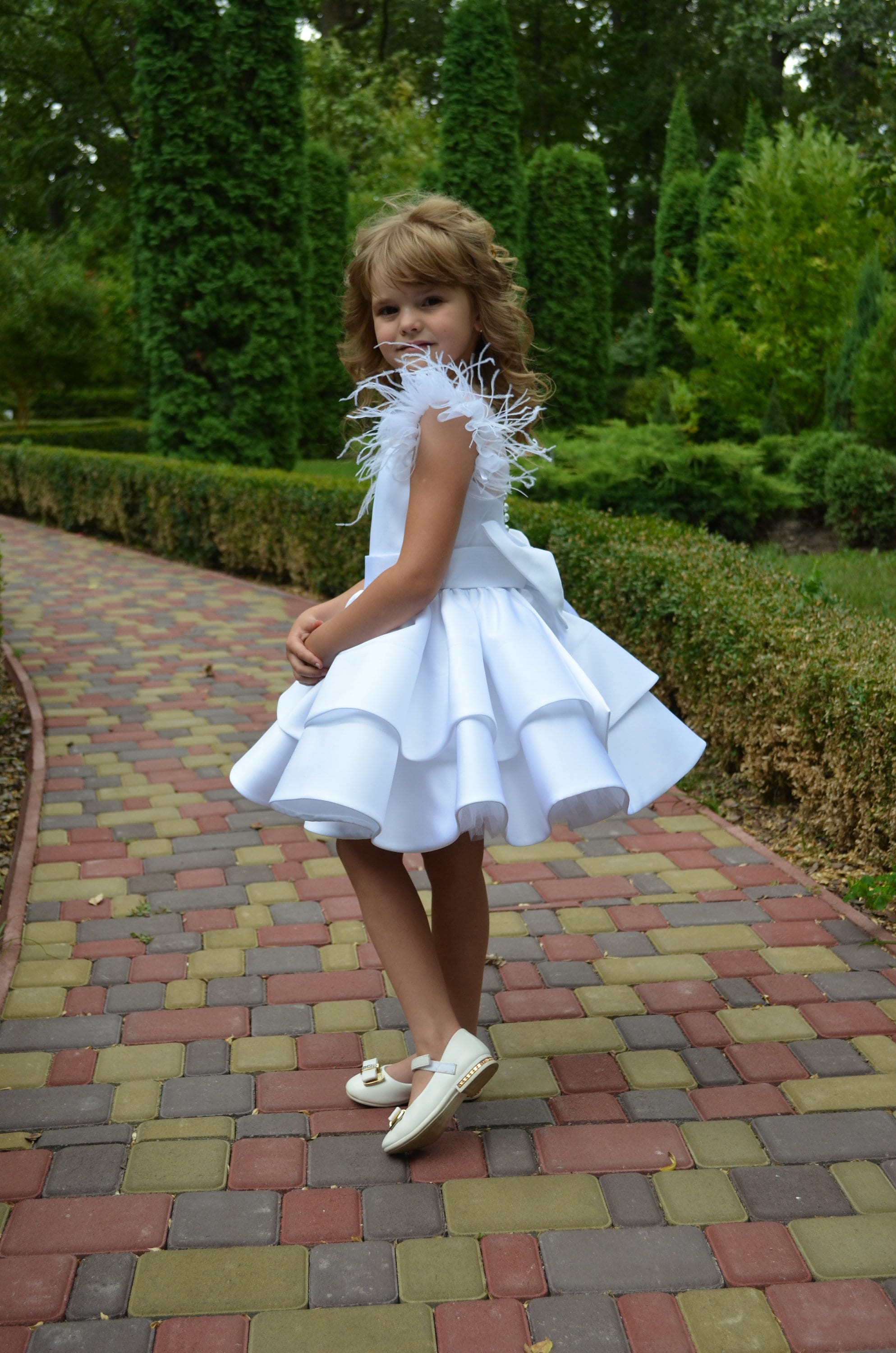 White Elegant Dress,Knee Length Gown for Baby Birthday Party,Wedding Party Dress for Girl,Summer Sleeveless Dress White Elegant Dress,Knee Length Gown for Baby Birthday Party,Wedding Party Dress for Girl,Summer Sleeveless Dress