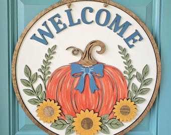 Enfeite de porta de abóbora com flores de outono | Decoração de porta com girassóis | Enfeite de porta de abóbora de outono faça você mesmo