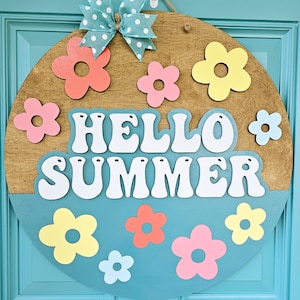 Hello Summer Retro Flower Door Hanger | Summer Porch Decor | DIY Retro Summer Door Hanger