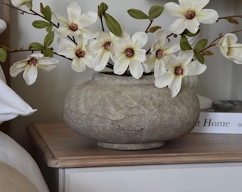 Jarrón con flores de magnolia y Riverbend / Arreglo floral hecho a mano / Ramo floral con jarra rústica / Decoración del hogar / Artificial / Boda