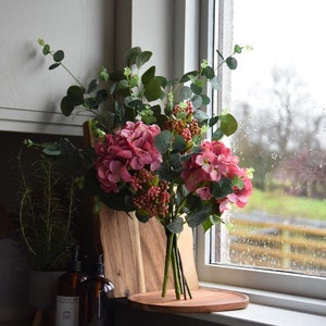 Burgunder rosa Hortensiengesteck | Künstliches Faux | Grün | Eukalyptus | Landleben | Weihnachten Wohndekor | Blumengesteck