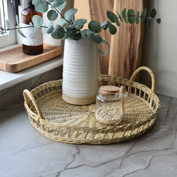 Round rattan storage tray | Natural tray | Seagrass Country basket | Home decor | kitchen display decorative, present gift