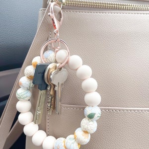 Wristlet Keyring, Silicone beaded wristlet keyring, gifts for her, gifts for teachers, gifts for nurses, gifts for moms, bridesmaid gift