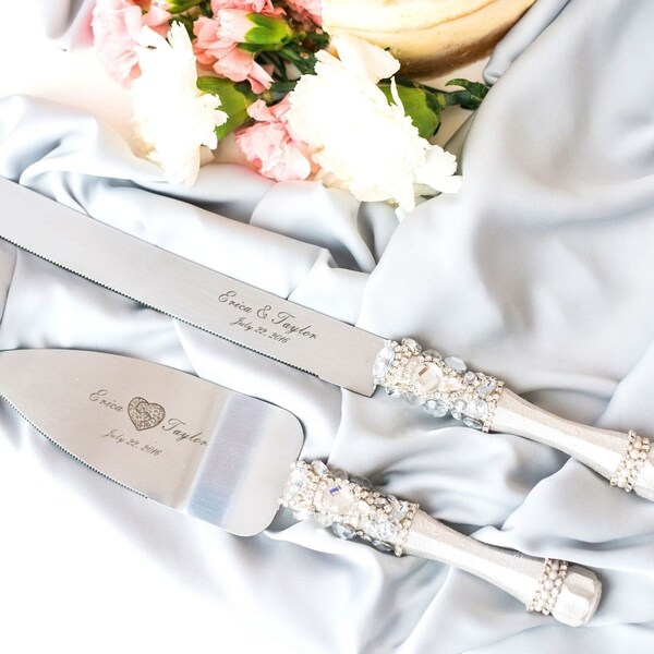 White Wedding cake server set Wedding cake cutter set Wedding cake server with knife Cake cutter set Personalized server set