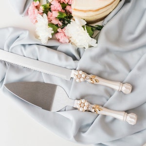 Wedding Cake server set, Ivory Gold Cake server and Knife, Personalized wedding cake server, Custom Engraved cake server set image 1