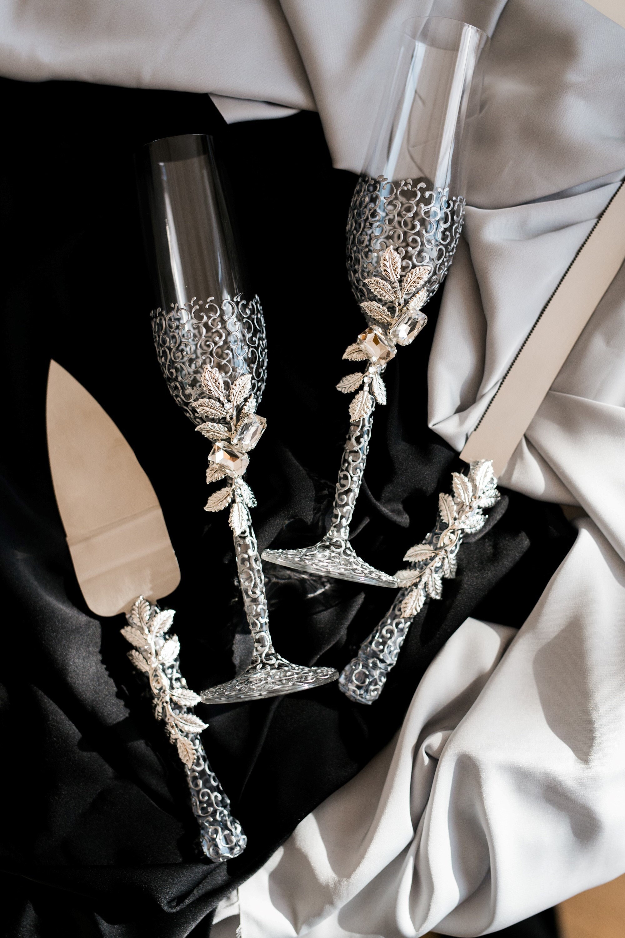 28 Wedding Champagne Flutes Worthy of Your First Toast