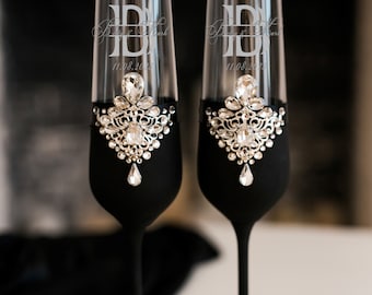 Black wedding glasses wedding glasses and cake cutting set 4 pcs set. Gothic-style wedding items, glasses and cake knife