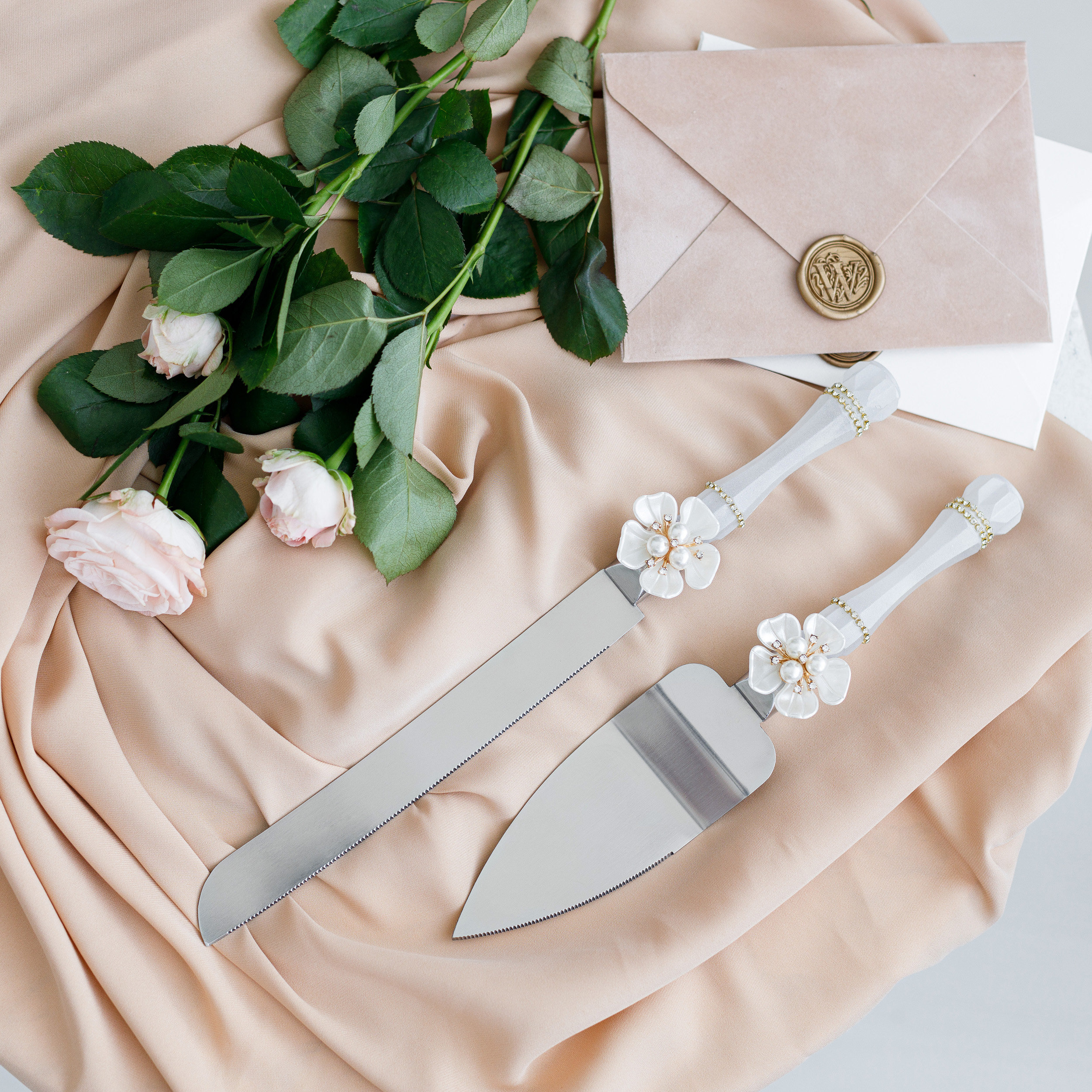 Pearls White Wedding Cake Server Set With Knife Personalized Etsy