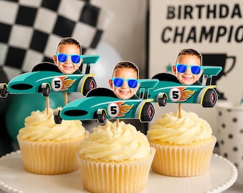 Gepersonaliseerde cupcake-topper met raceauto-foto: Fast One verjaardag