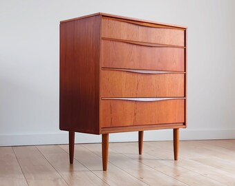 Mid century teak chest of drawers by Austinsuite